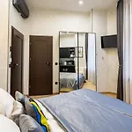 Ultra - Stylish Budapeste