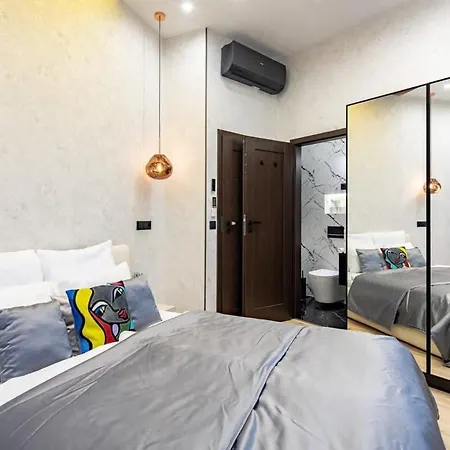 Ultra - Stylish Apartman