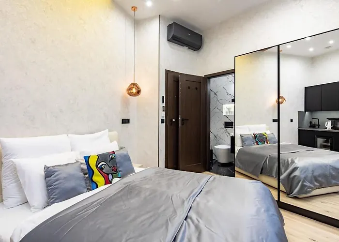 Ultra - Stylish Apartament